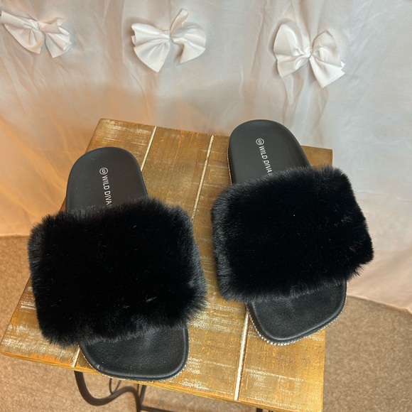 Wild Diva Lounge Slippers with Fur Top - Picture 3 of 5
